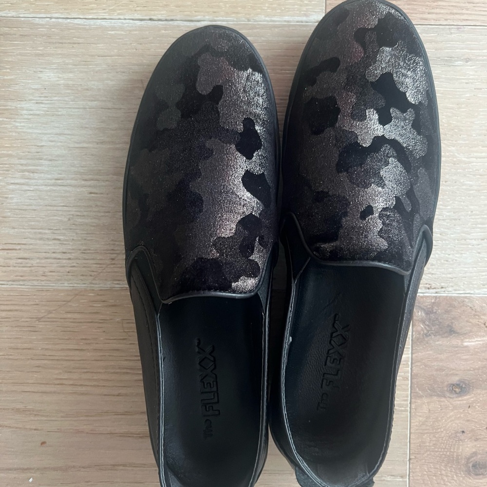 THE FLEXX Black Loafers Slip-Ons